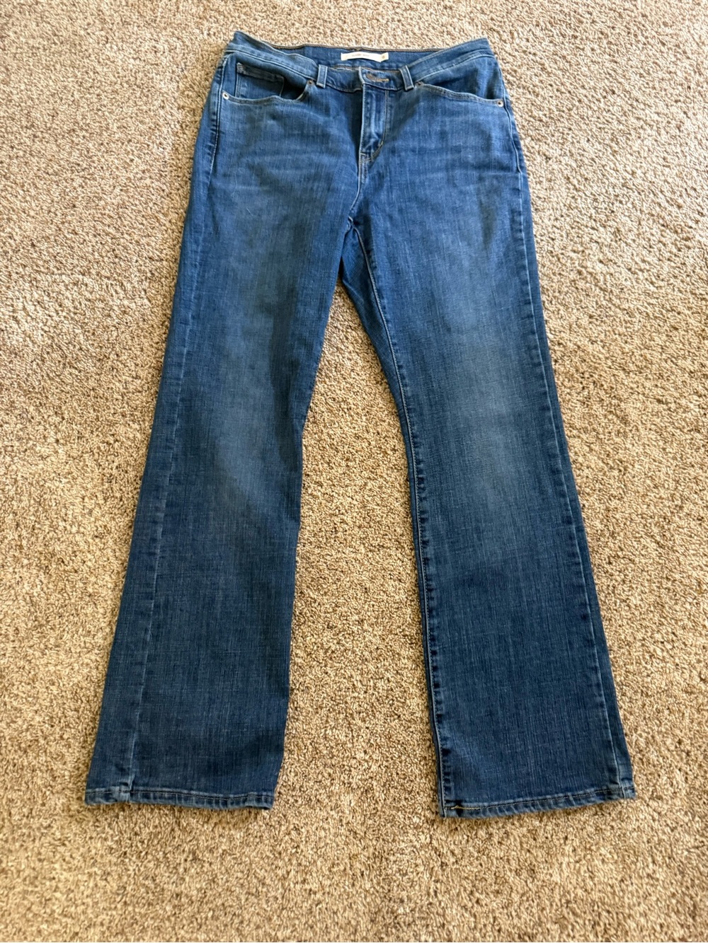 Levi’s Classic Boot Cut Jeans Women’s Size 6 Medium Wash